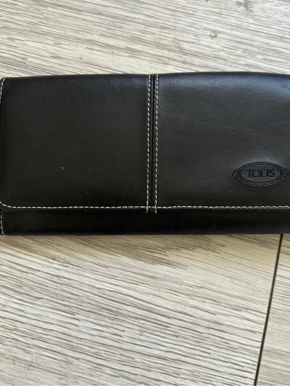 TOD'S Black Leather Men's Wallet with Contrast Stitching